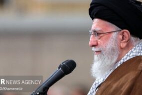 رهبر انقلاب: با جهش تولید جیب و دست کارگر پُر می‌شود/ملت ایران دل به «کمک خارج از مرزها» نبسته‌ است