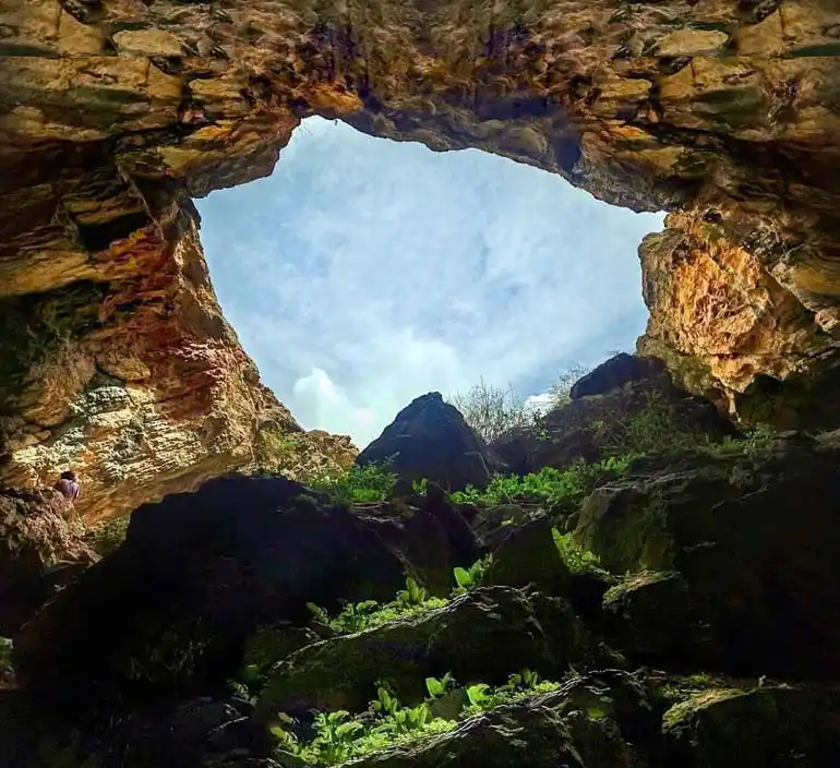 غار بونیک فیروزکوه