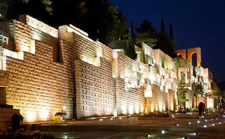 فاصله تهران تا آرامگاه خواجوی کرمانی