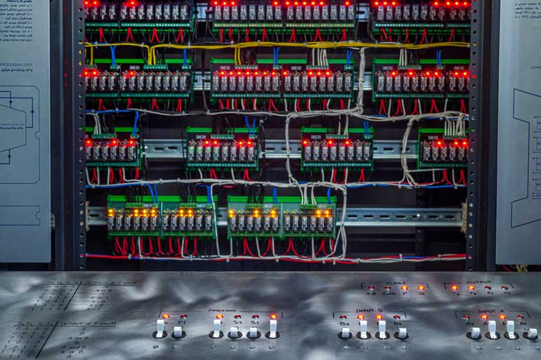 موزه کامپیوتر تهران؛ اولین موزه برای آشنایی با دنیای کامپیوتر 8 موزه کامپیوتر ایران