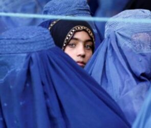 نظام بانکی ایران در مورد افتتاح حساب برای اتباع غیر ایرانی چه قوانینی دارد؟