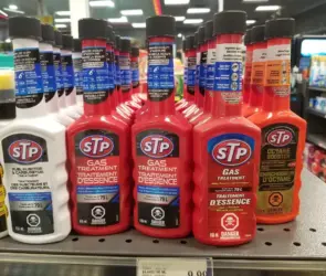 نگاهی به قیمت اکتان در بازار، جایگزین گران بنزین سوپر! + جدول تیرماه 1403