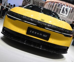 تولیدکنننده چینی مدعی ساخت سریع‌ترین فناوری شارژ خودروهای برقی شد