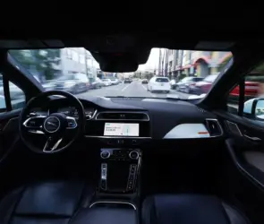 آمریکا ظاهراً به دنبال ممنوعیت نرم‌افزارهای چینی در خودروهای خودران است