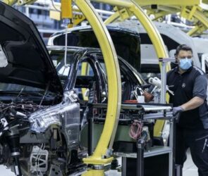 تولید خودرو در شهریور ماه ۷ درصد کاهش یافت