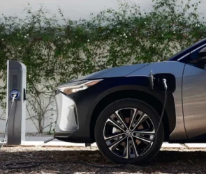 تویوتا توسعه خودروهای برقی خود را به تاخیر انداخت