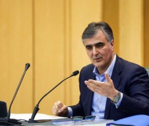 فرزین: ارز نیما به بازار ارز توافقی منتقل می‌شود/تعیین نرخ ارز در این بازار