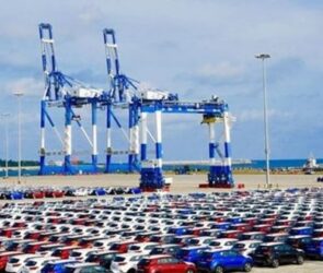 مناطق آزاد: مصوبه واردات خودرو اصلاح می‌شود/ ساماندهی واردات خودرو