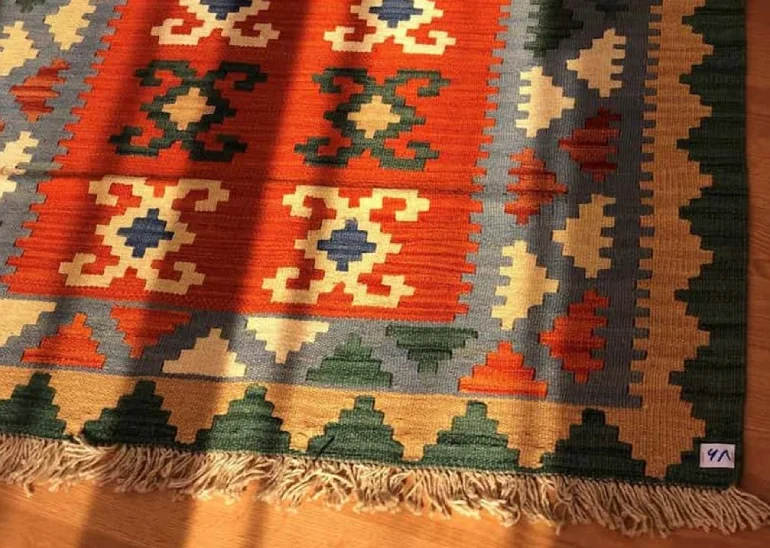 سوغات سمنان؛ از سمنان سوغاتی چی بخریم؟ 37 گلیم