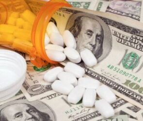 تامین ۳.۴ میلیارد دلار ارز واردات دارو از ابتدای امسال/ بانک‌ها به داروسازان وام می‌دهند