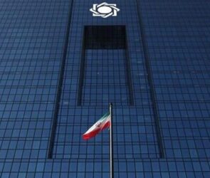 خوش‌حساب‌های ارزی از بانک‌ها خط اعتباری می‌گیرند