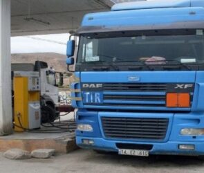 کنترل ۴۳۵هزار بارنامه صوری طی ۱۶ ماه/ جلوگیری از قاچاق ۱۷۵میلیون لیتر سوخت