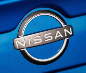 تعطیلی کارخانه‌ها و اخراج کارکنان، راهکاری برای جلوگیری از ورشکستگی نیسان