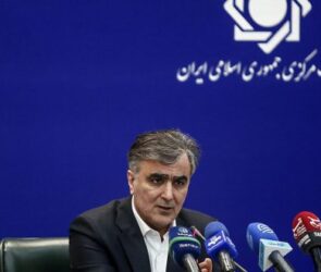 فرزین: بانک‎ها در اعطای تسهیلات خرد به مردم سخت‎گیری نکنند
