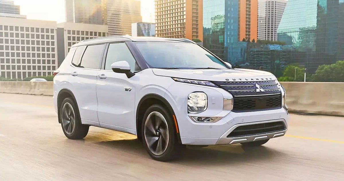 میتسوبیشی اوتلندر 2025 حالا کمی بهتر از گذشته به نظر می‌رسد!