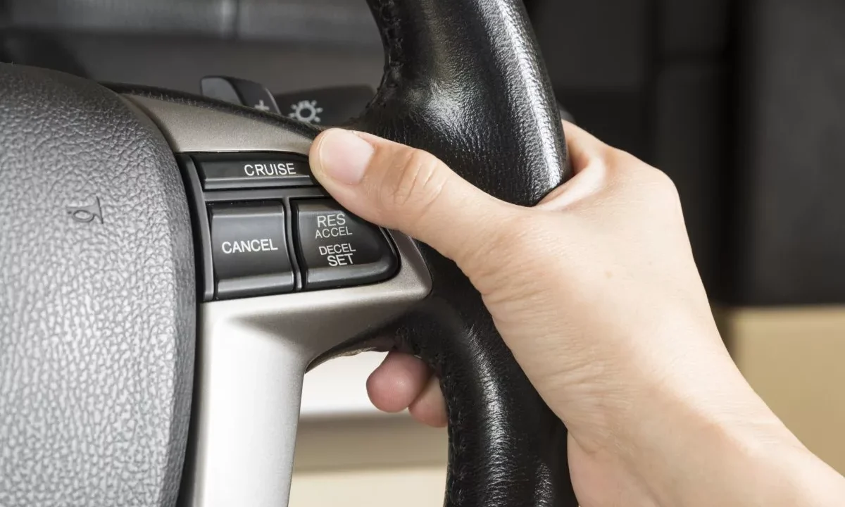 کروز کنترل تطبیقی منجر به تصادفات بیشتری می‌شود