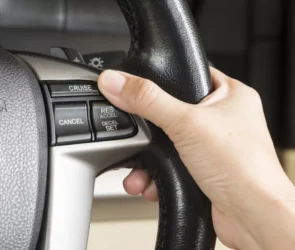 کروز کنترل تطبیقی منجر به تصادفات بیشتری می‌شود