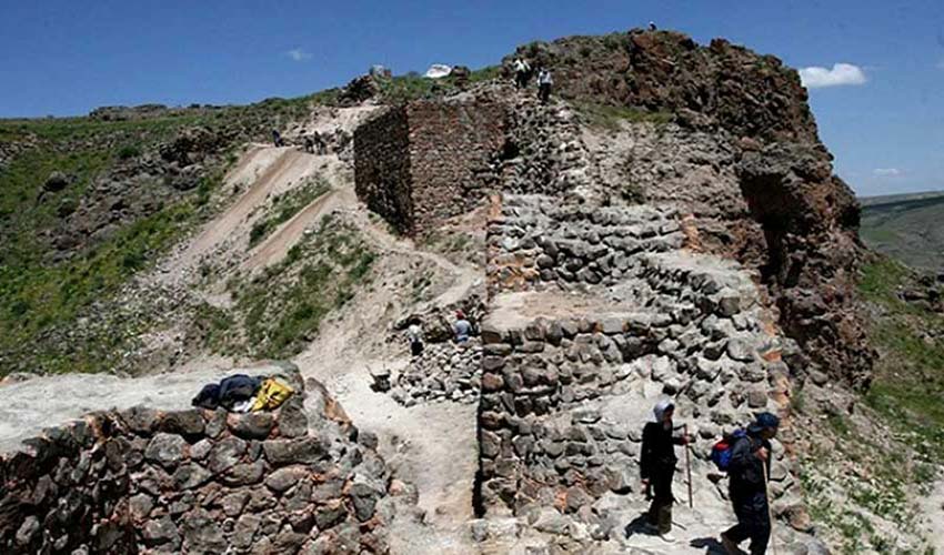 راهنمای سفر به سرعین؛ گرمترین شهر سرد ایران 58 تپه باستانی آناهیتا از جاهای دیدنی سرعین