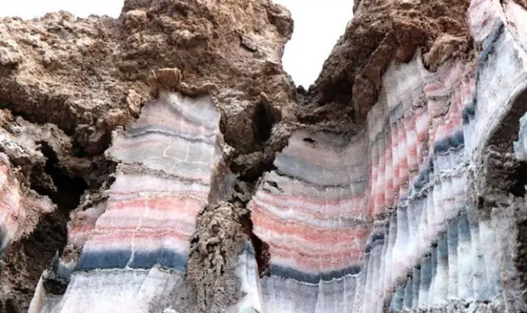 گنبدهای نمکی بستک