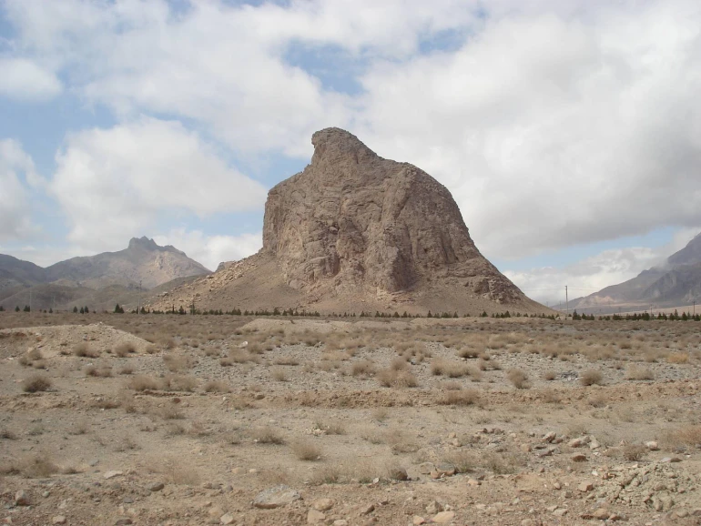 عقاب کوه تفت