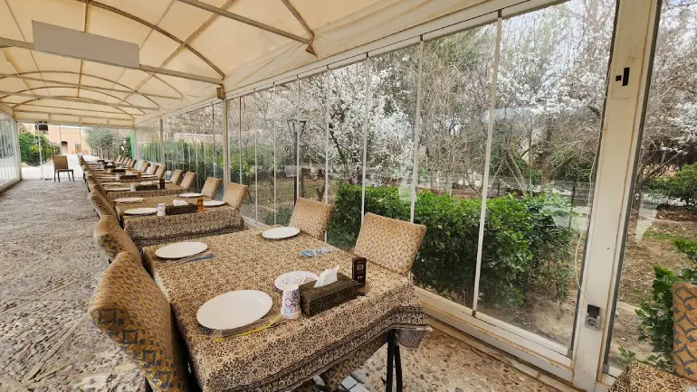 رستوران‌های معروف تفت