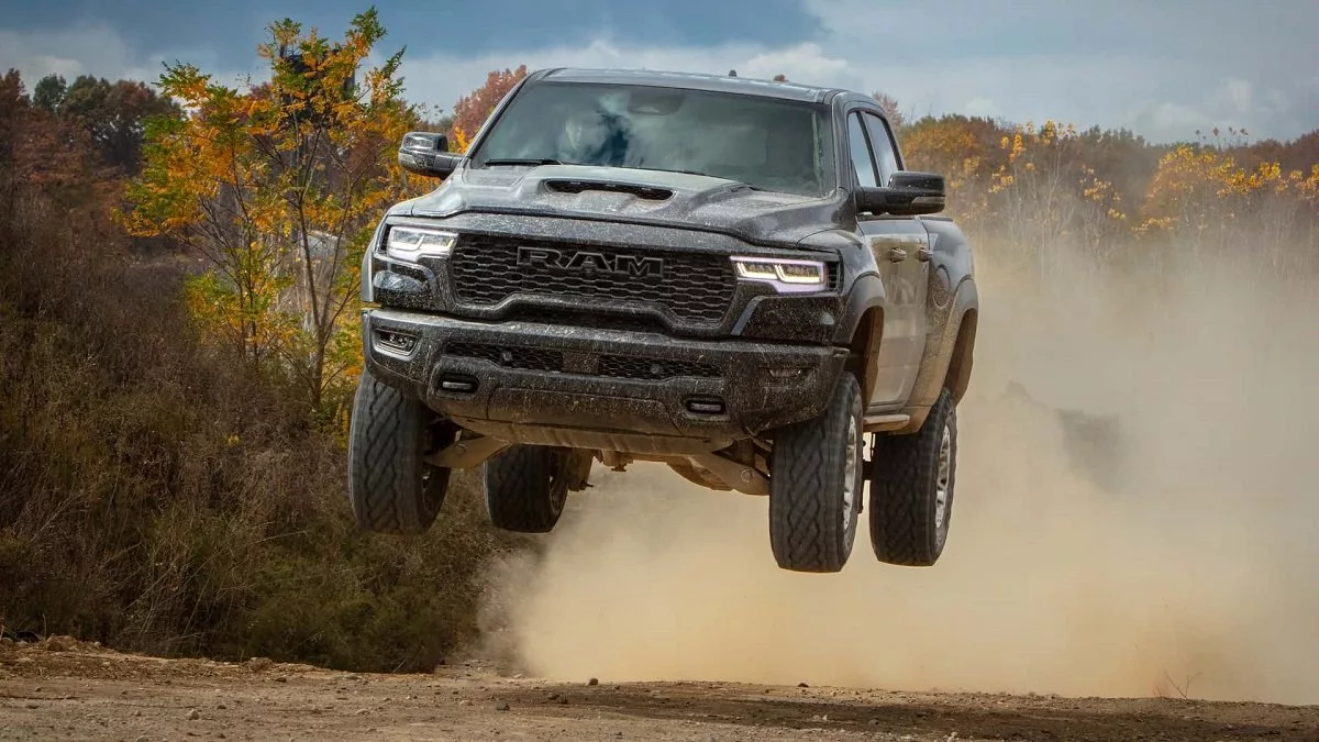 استلانتیس برای استعفای کارمندان به آنها ۷۲ هزار دلار پرداخت می‌کند