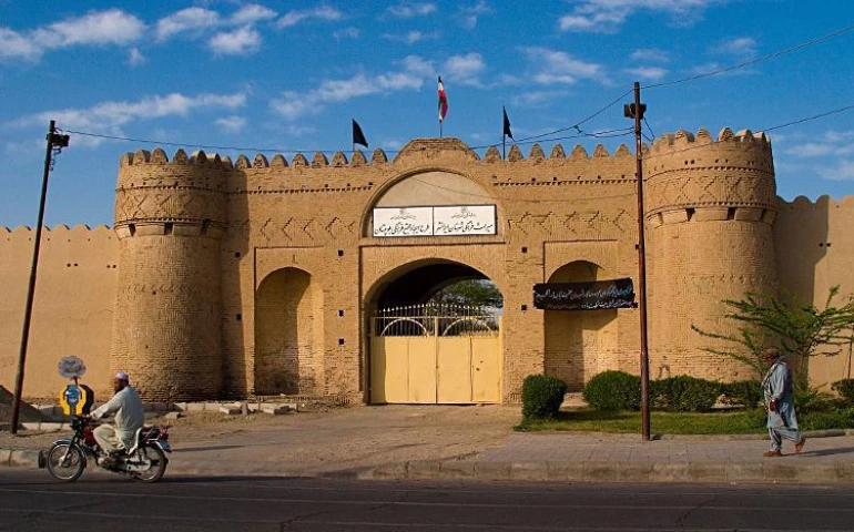 - قلعه ناصری ایرانشهر