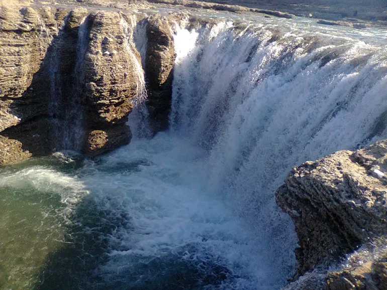 آبشار اسفند (آبشار پورا)