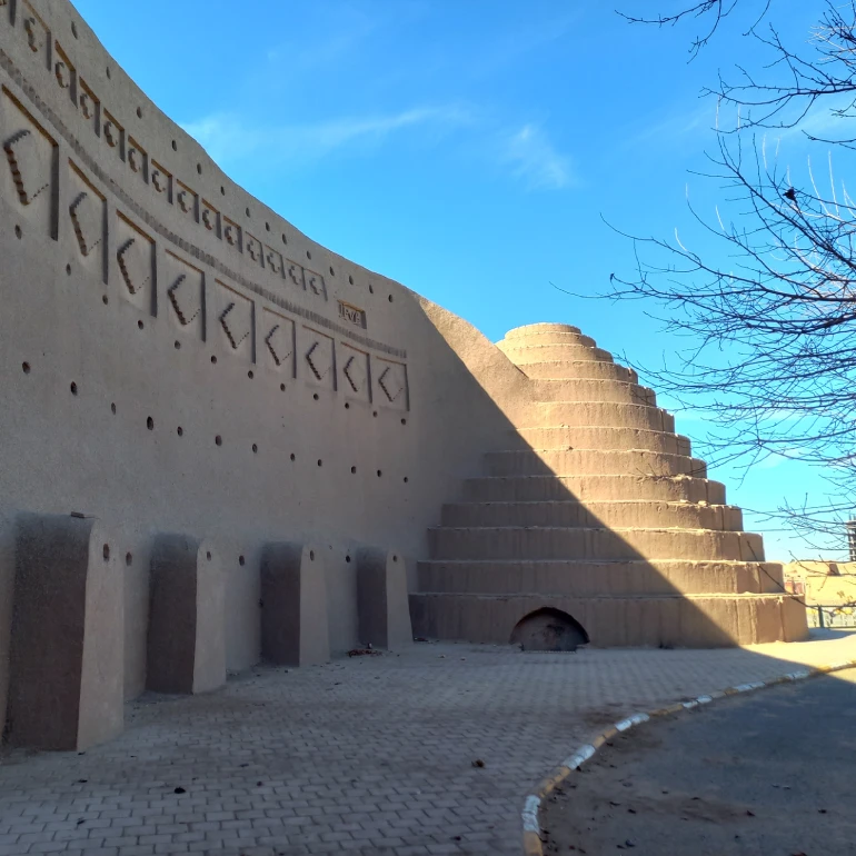 یخدان‌های دوقلوی سیرجان