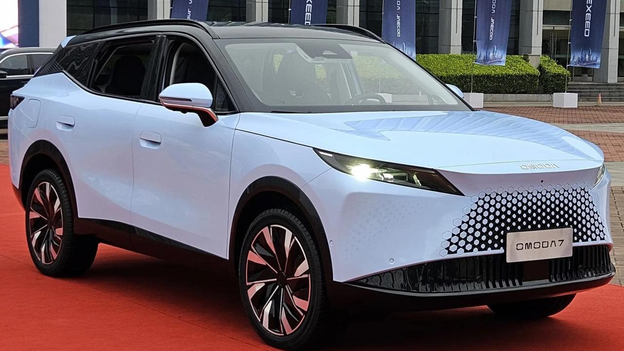 چری اومودا C7 وارد بازار روسیه می‌شود، خودرویی که ما نیز منتظرش هستیم
