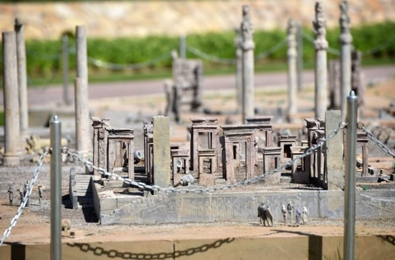 بناهای معروف بوستان مینیاتوری مشهد