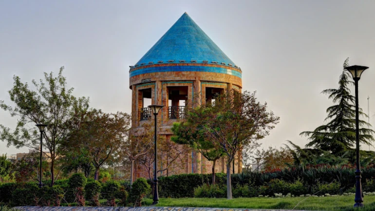 بناهای معروف بوستان مینیاتوری مشهد