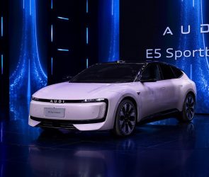 آئودی E5 اسپرت‌بک در شانگهای رونمایی شد؛ فرزند آلمانی‌ها بدون چهار حلقه سنتی