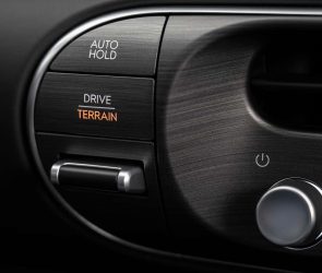 هیوندای دکمه‌های فیزیکی را به کنترلرهای لمسی ترجیح می‌دهد