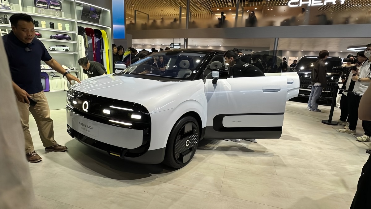 نمایش نسل جدید ام وی ام 110 در نمایشگاه خودرو شانگهای 2025