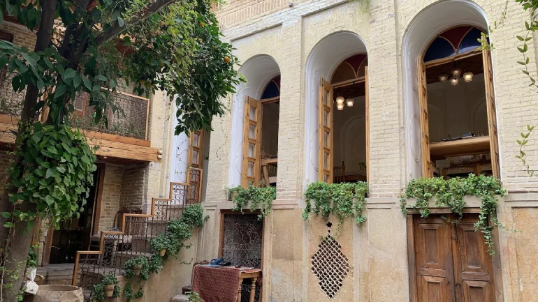 کافه موزه زرنگار شیراز