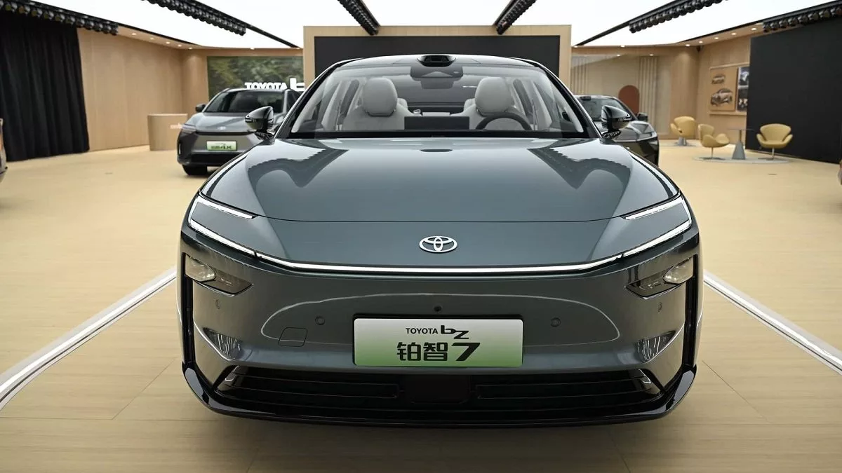 تویوتا bZ7 معرفی شد، سدان برقی پرچمدار برای بازار چین