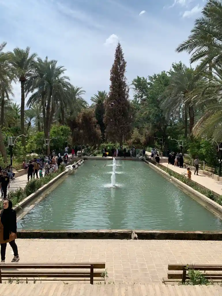 بهترین زمان بازدید از باغ گلشن طبس