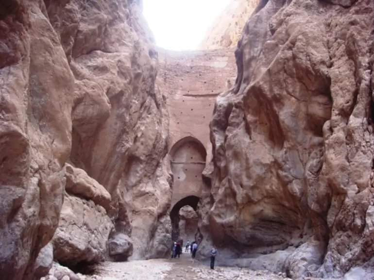 جاهای دیدنی نزدیک به باغ گلشن طبس