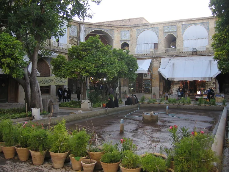 نقشه و معماری سرای مشیر