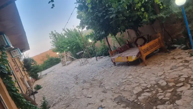 اقامت در بهشت گمشده شیراز