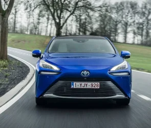 تویوتا میرای ۲۰۲۵ با قیمت کرولا هیبرید به فروش می‌رسد