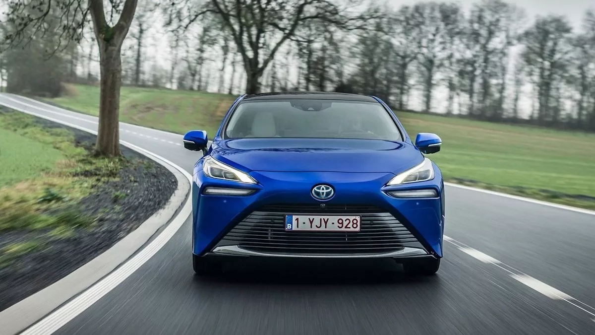 تویوتا میرای ۲۰۲۵ با قیمت کرولا هیبرید به فروش می‌رسد