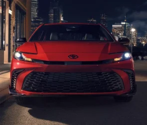 تویوتا کمری به‌روز‌رسانی شد؛ دریافت نسخه ویژه نایت