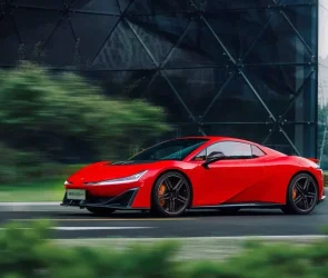 گریت وال موتورز با یک ابرخودرو به مصاف فراری می‌رود