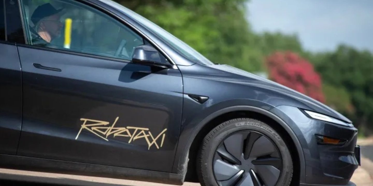 سرویس روبوتاکسی تسلا بالاخره راه‌اندازی شد؛ انتشار اولین واکنش‌ها