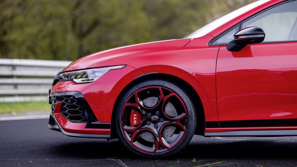 هاچ بک اسپرت