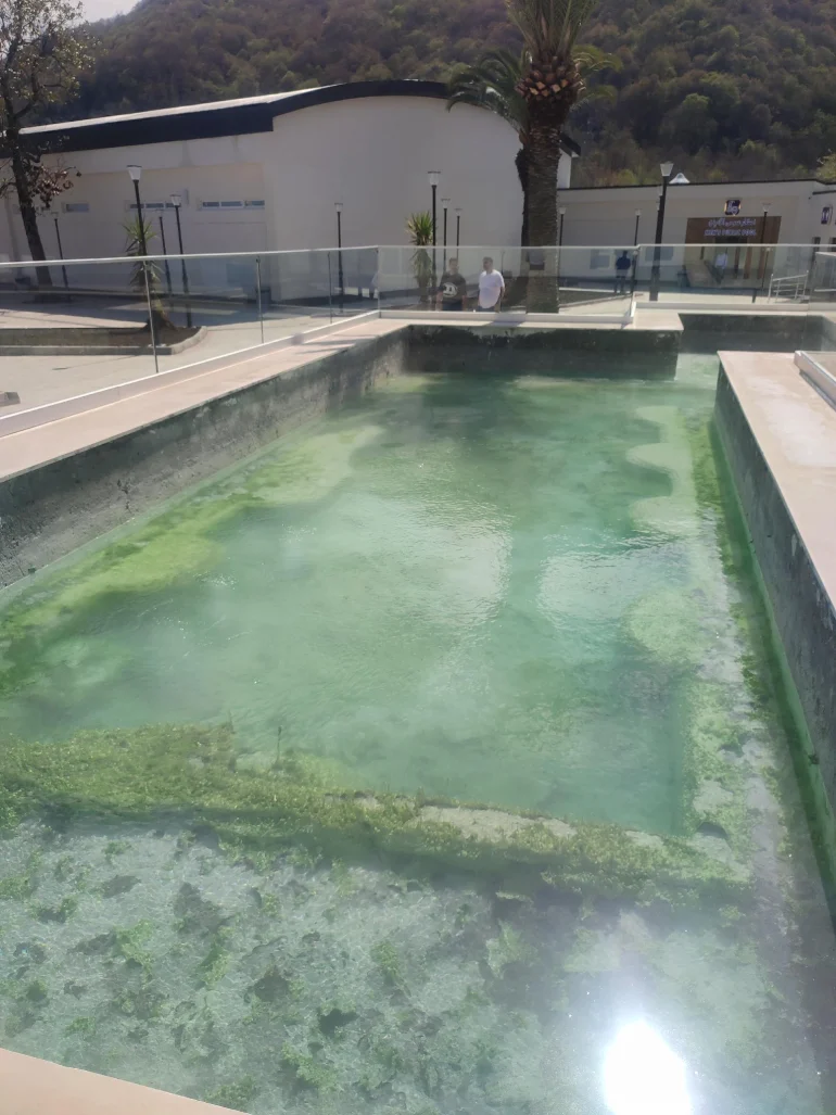 چشمه آبگرم رامسر