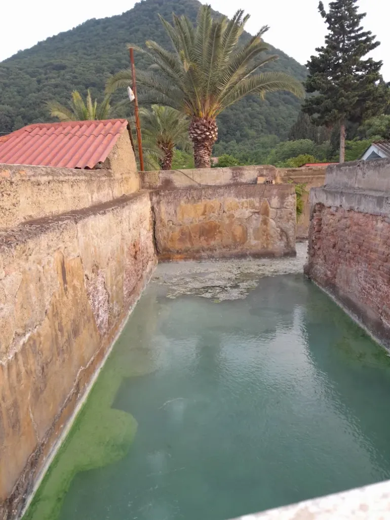 چشمه آبگرم رامسر