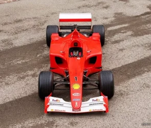 فراری F2001‌ مایکل شوماخر به قیمت ۱۶ میلیون یورو فروخته شد! + عکس